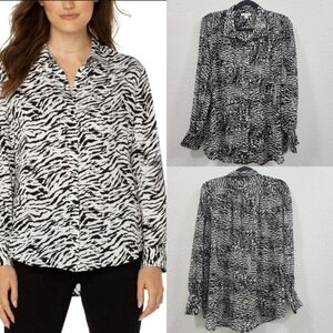 Nine West Animal Print Blouse Top Size L.